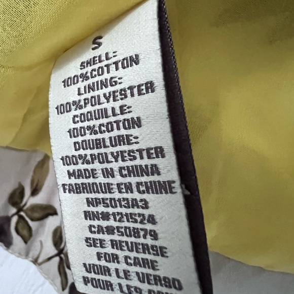 Nick & Mo floral blazer. Shell is 💯% cotton. Sheer polyester lining. S - Picture 3 of 9